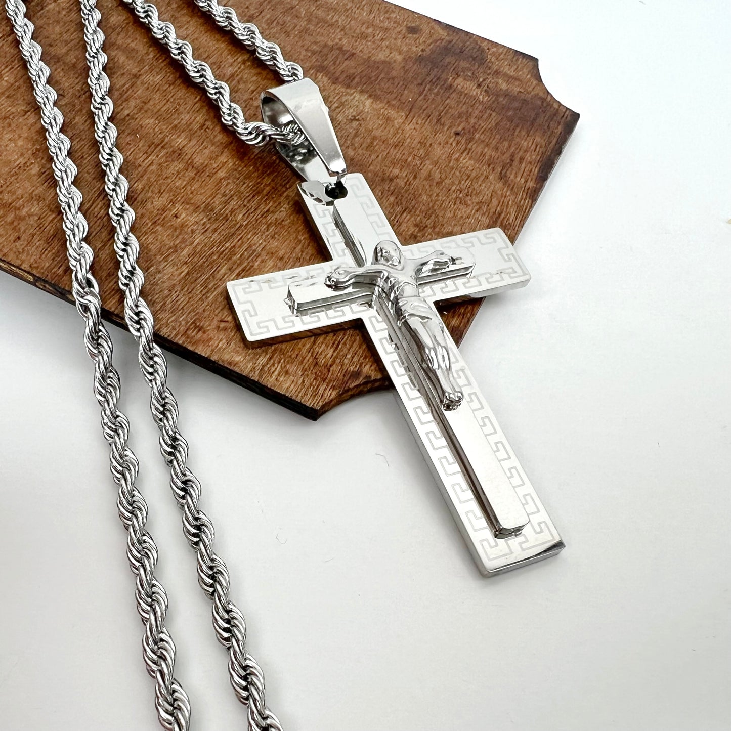 24" MEN Stainless Steel 2.5mm Gold Plated Rope Chain JESUS Cross 2” Pendant