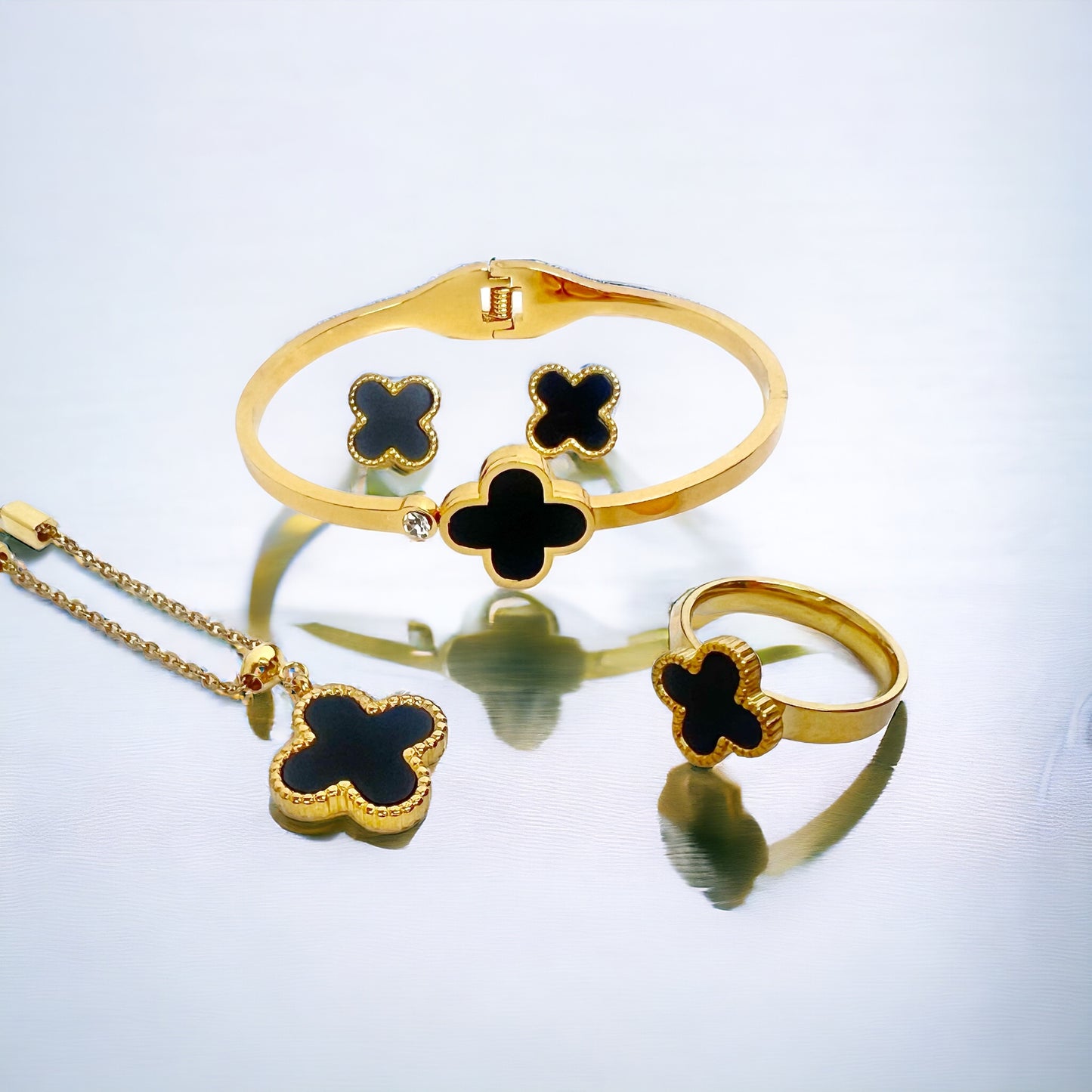 Four Leaf Clover Necklace Set Cute Pandent Clover Necklaces for Women 18K Gold Plated Stainless Steel Jewelry