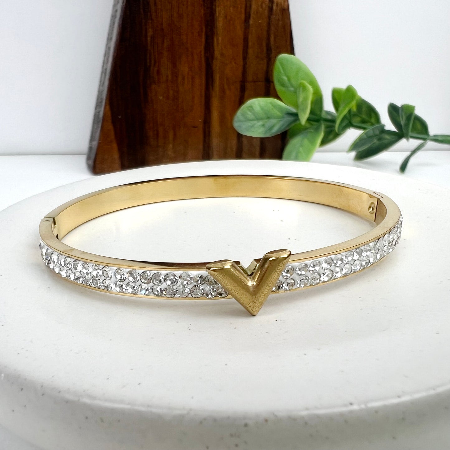 Classical Style Letter V 18K Stainless Steel Bracelet Bangle Cubic Zirconia