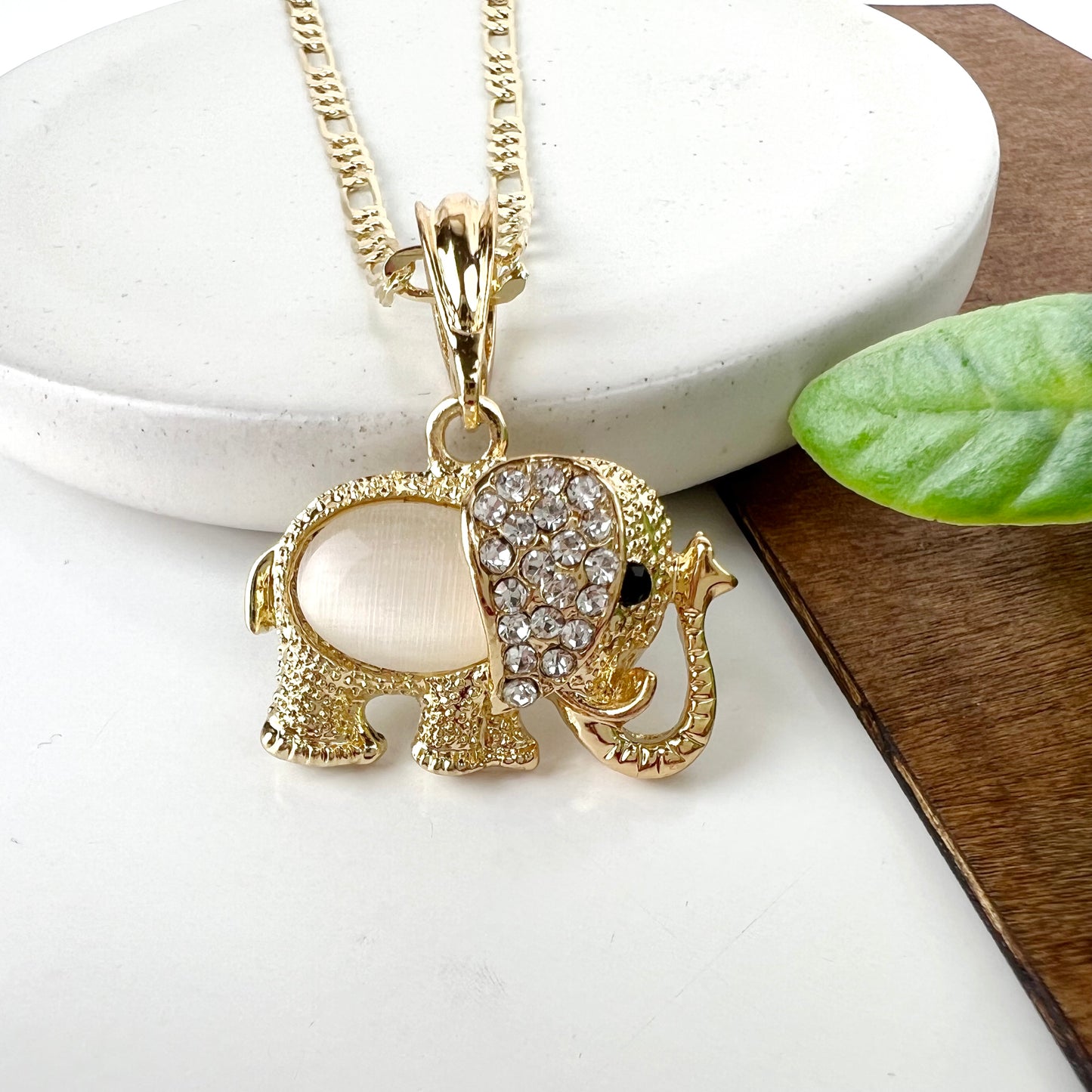 14K Gold Plated Cat's Eye Stone Elephant Pendant 26in Figaro Chain Necklace