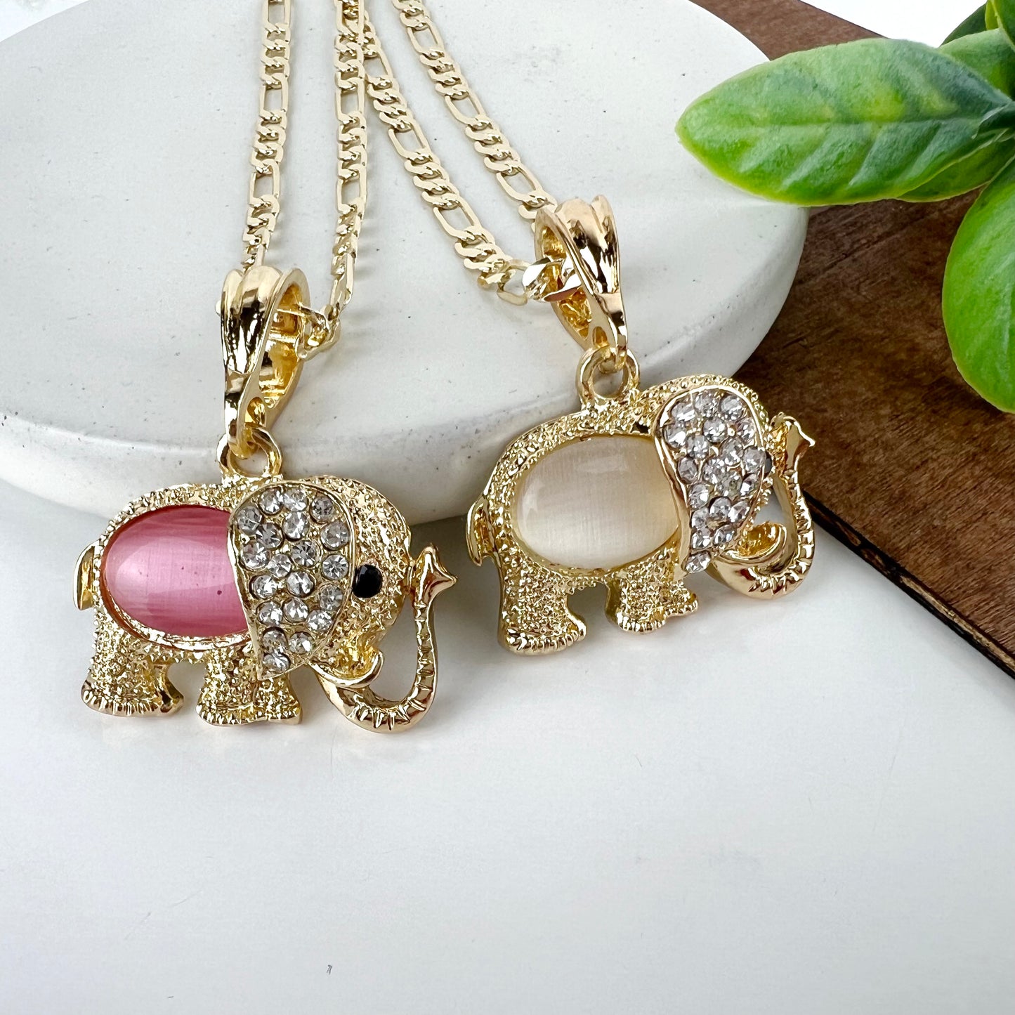 14K Gold Plated Cat's Eye Stone Elephant Pendant 26in Figaro Chain Necklace